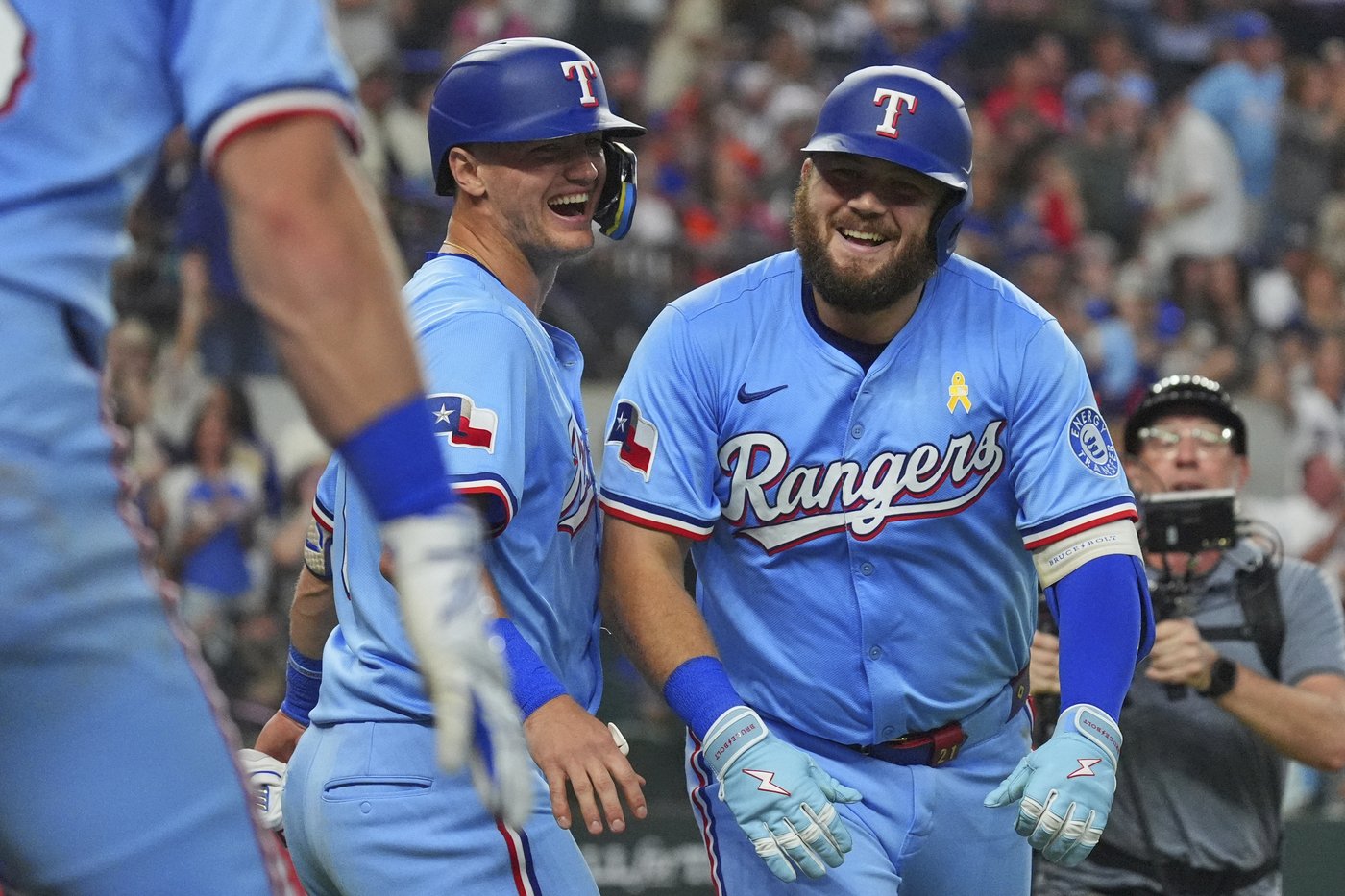 Burger and Jung get to Valdez as Rangers beat Astros 4-2 to keep pace in AL  wild card