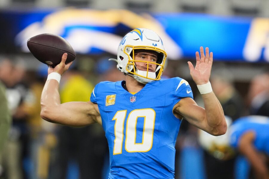 Chargers in search of 4th consecutive victory as they travel to face