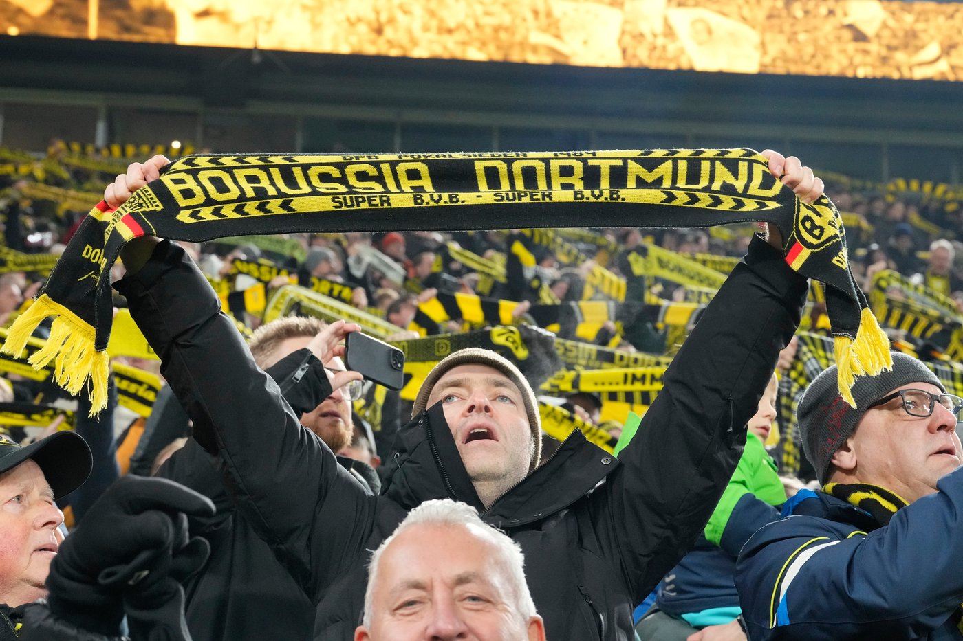 Dortmund criticizes police actions against fans going to Italy for Champions League match